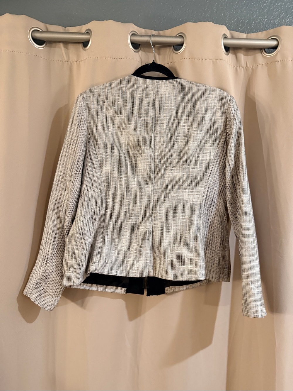 Women’s 212 Collections Contrast-Trim Zip Up Blazer - Picture 2 of 6